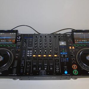 Pioneer DJ CDJ-3000 Pair and DJM-900NXS2